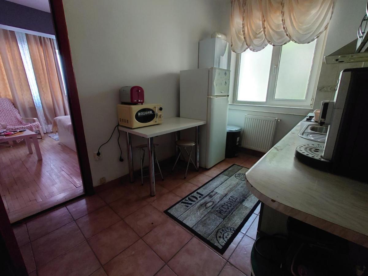 Andreea'S Apartments-Old Town Бухарест Экстерьер фото