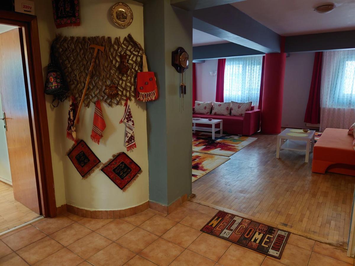 Andreea'S Apartments-Old Town Бухарест Экстерьер фото