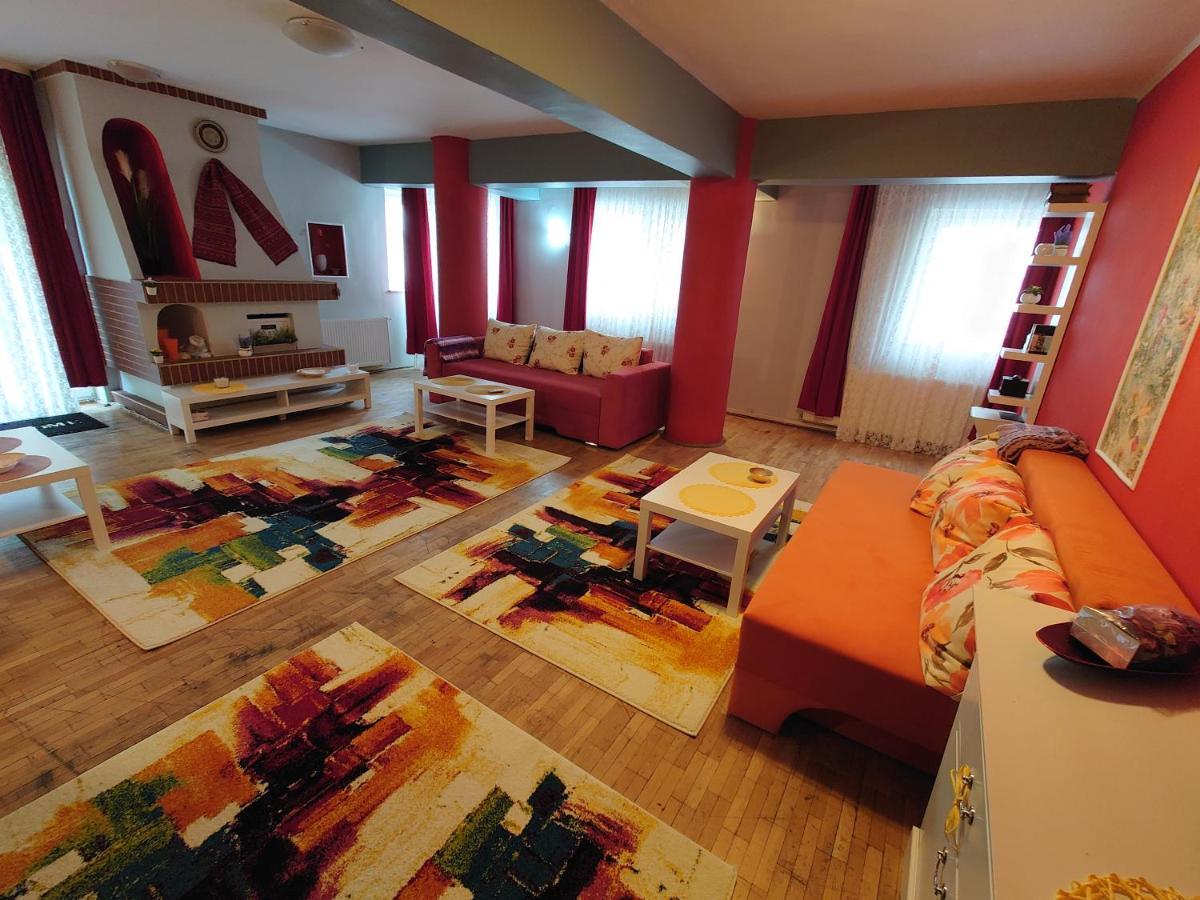 Andreea'S Apartments-Old Town Бухарест Экстерьер фото