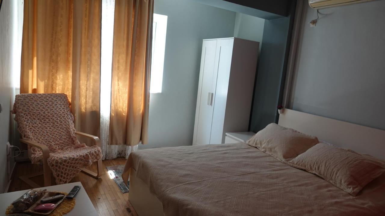 Andreea'S Apartments-Old Town Бухарест Экстерьер фото