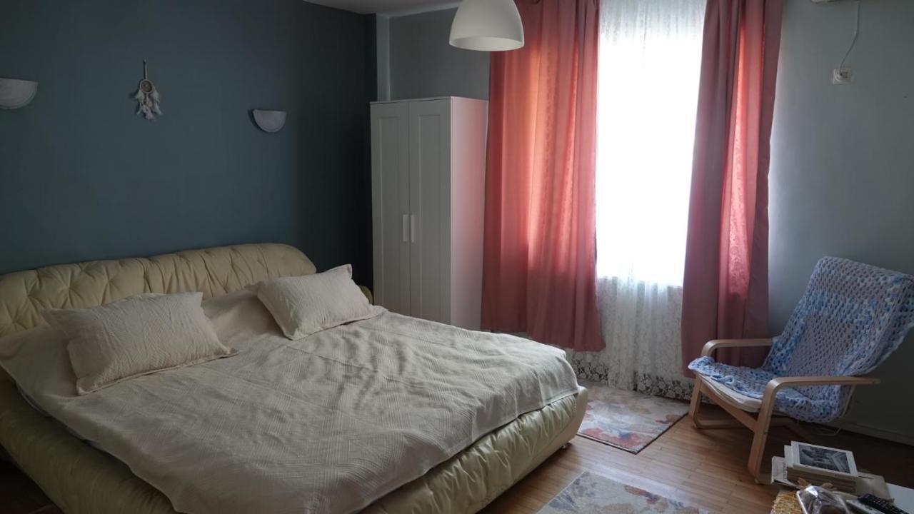 Andreea'S Apartments-Old Town Бухарест Экстерьер фото